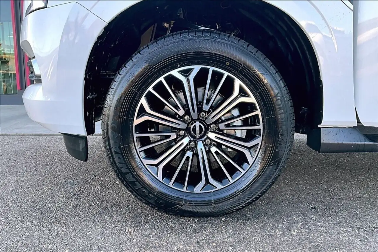 Nissan Armada снимка Nissan Armada