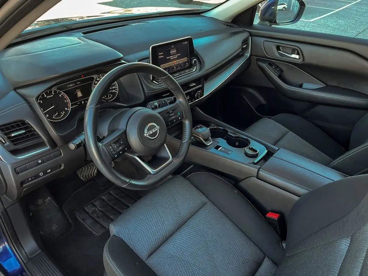 Nissan Rogue снимка Nissan Rogue