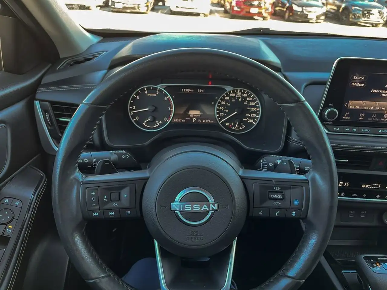 Nissan Rogue снимка Nissan Rogue
