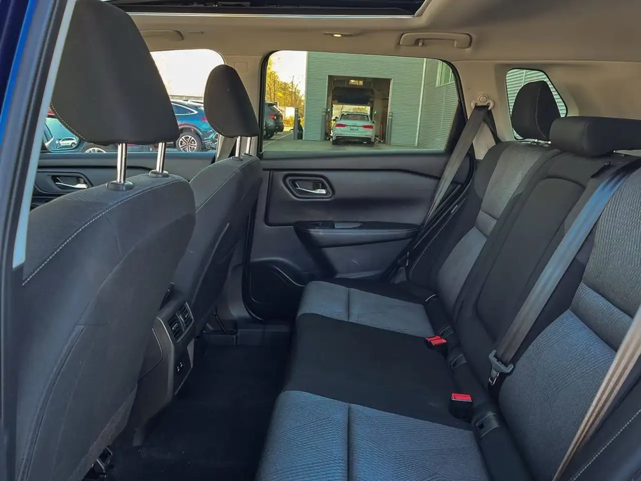 Nissan Rogue снимка Nissan Rogue
