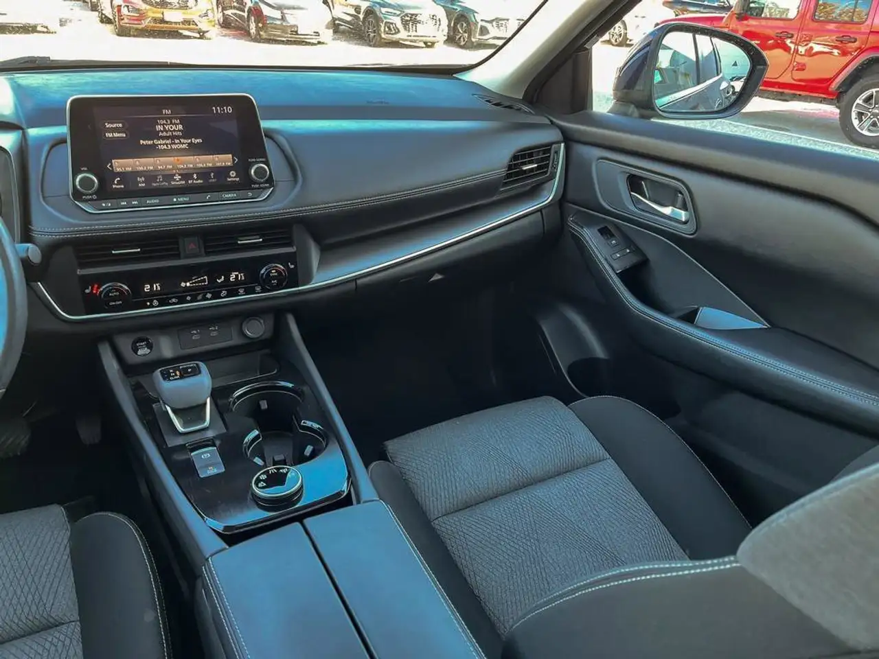 Nissan Rogue снимка Nissan Rogue