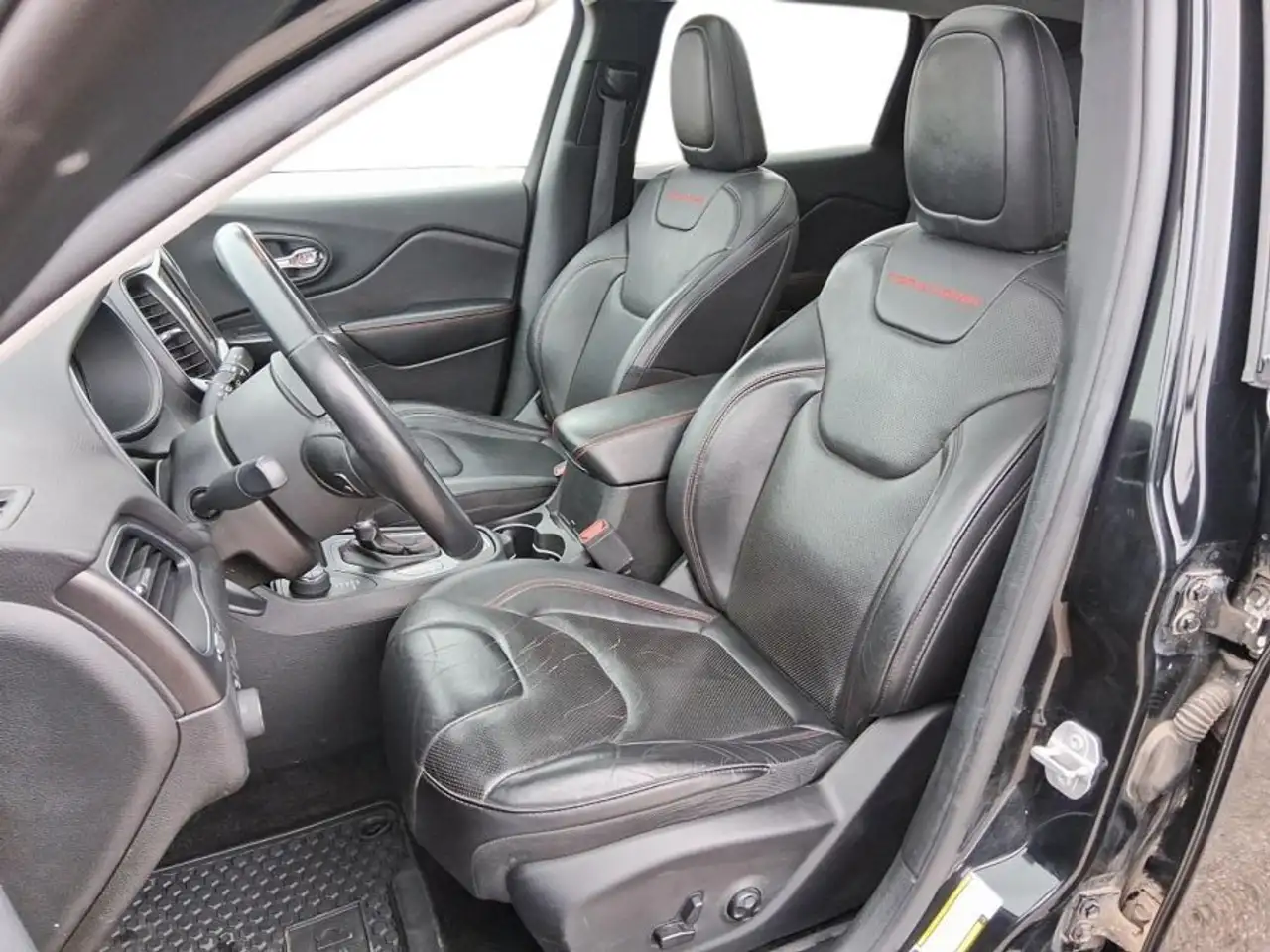Jeep Cherokee photo Jeep Cherokee