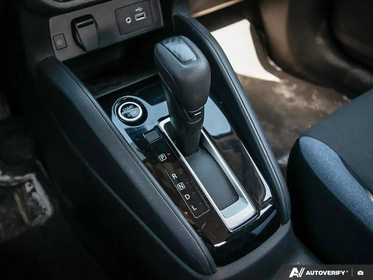 Nissan Versa снимка Nissan Versa