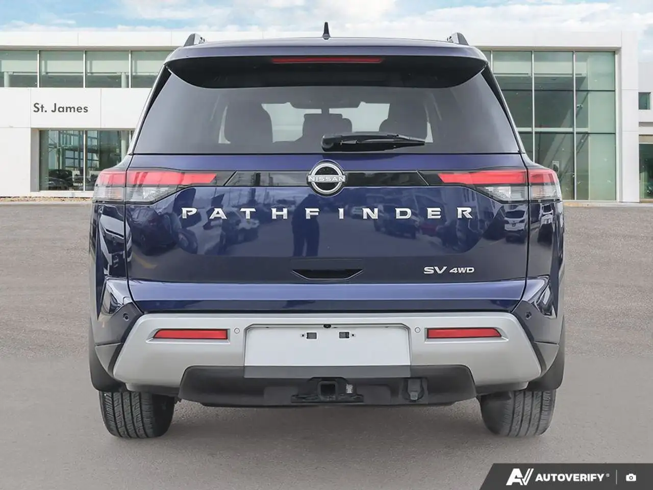 Nissan Pathfinder снимка Nissan Pathfinder