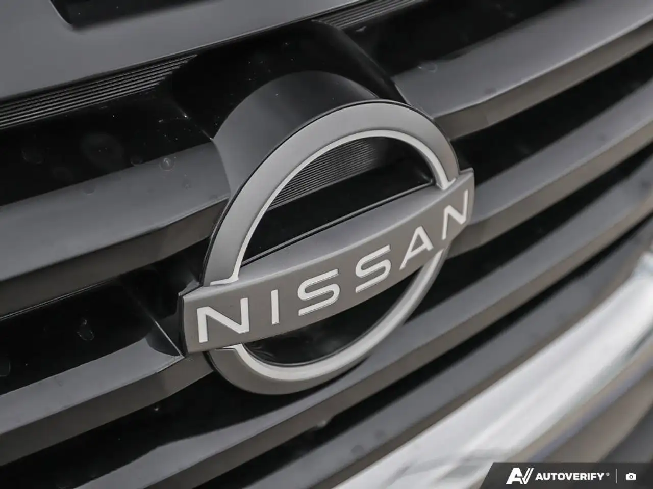 Nissan Pathfinder снимка Nissan Pathfinder