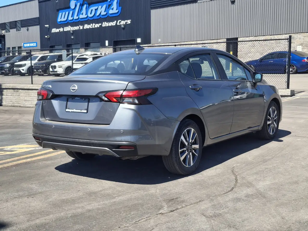 Nissan Versa снимка Nissan Versa