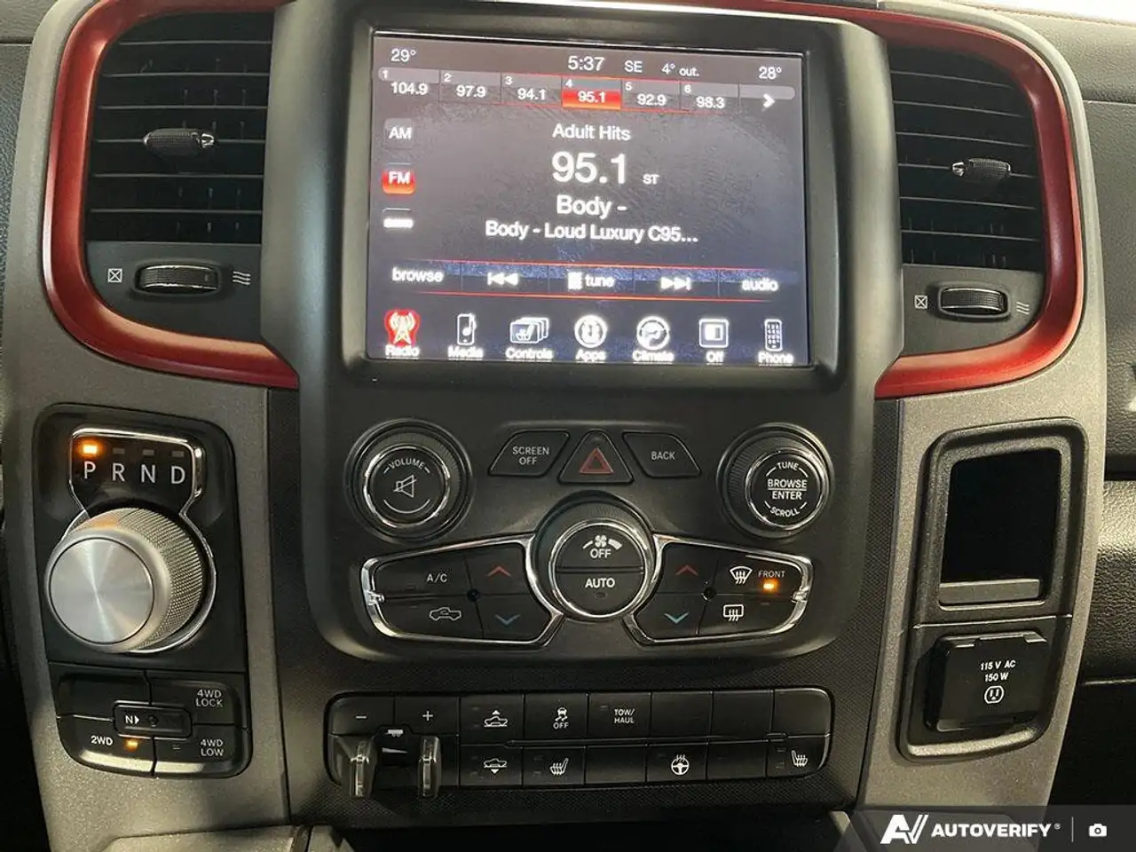 RAM 1500 снимка RAM 1500