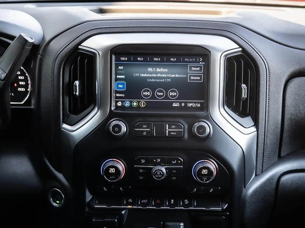 Chevrolet Silverado 1500 снимка Chevrolet Silverado 1500