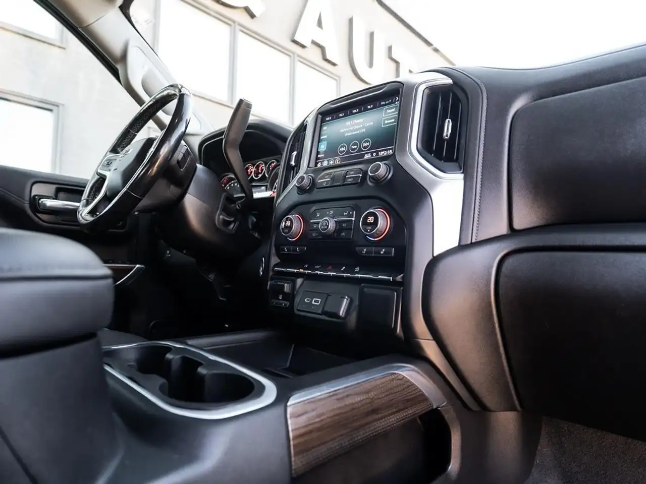 Chevrolet Silverado 1500 снимка Chevrolet Silverado 1500