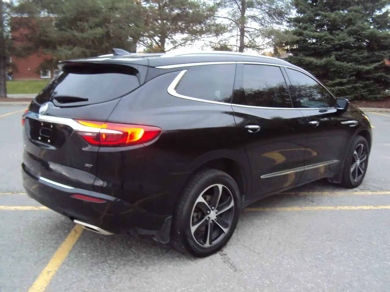 Buick Enclave снимка Buick Enclave