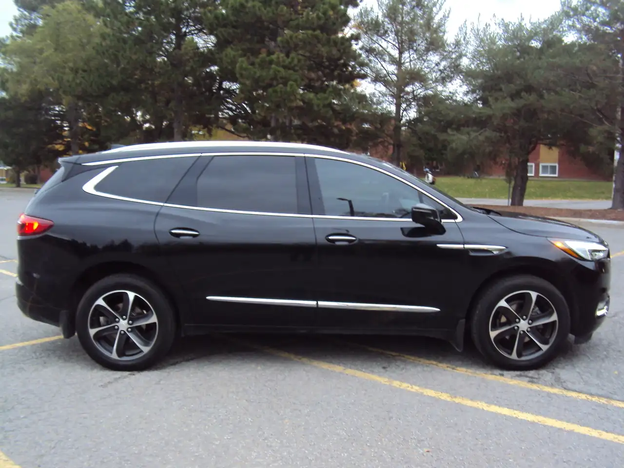 Buick Enclave снимка Buick Enclave