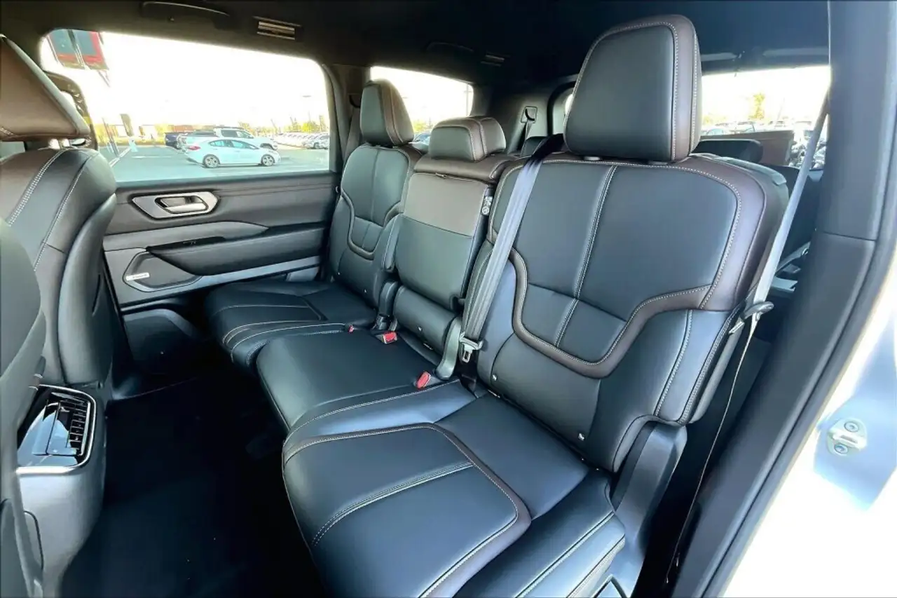 Nissan Armada снимка Nissan Armada