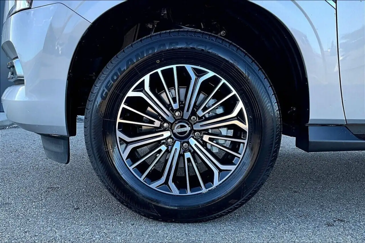 Nissan Armada снимка Nissan Armada