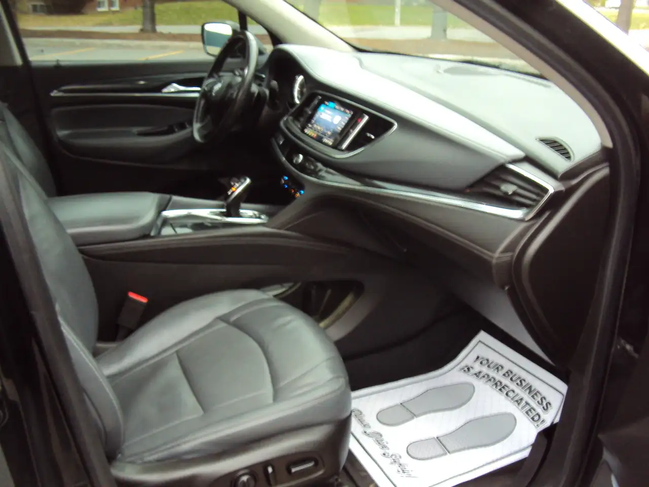 Buick Enclave снимка Buick Enclave