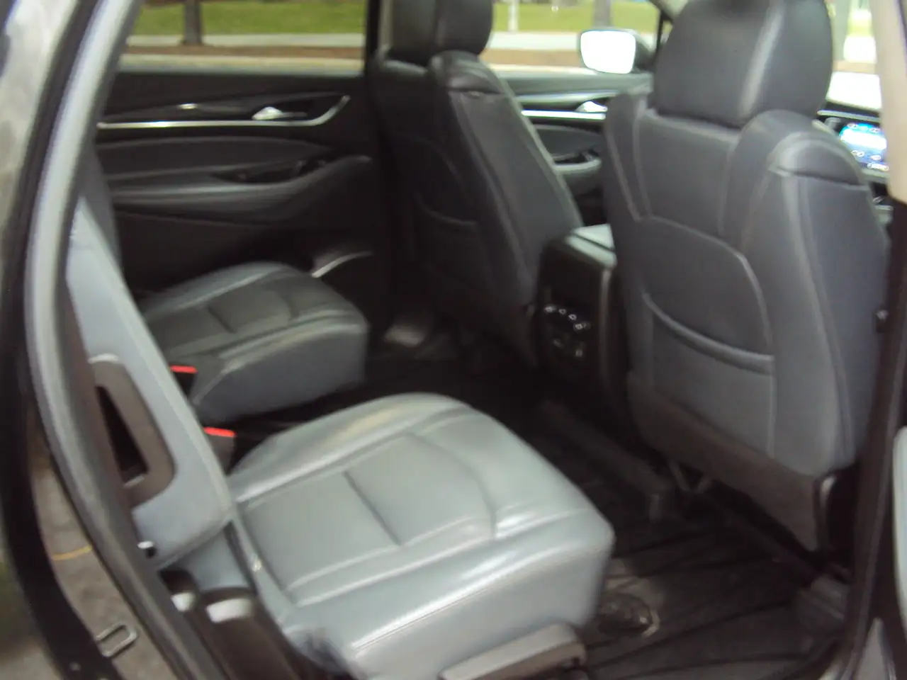 Buick Enclave снимка Buick Enclave