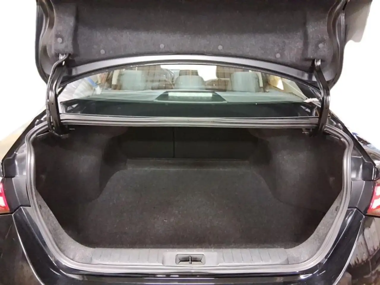 Nissan Sentra снимка Nissan Sentra