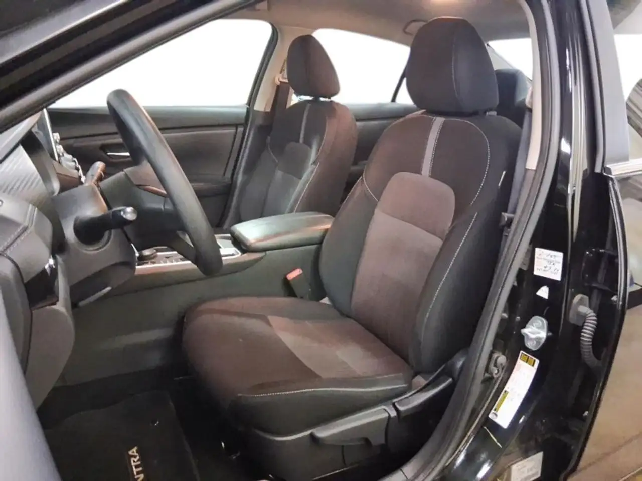 Nissan Sentra снимка Nissan Sentra