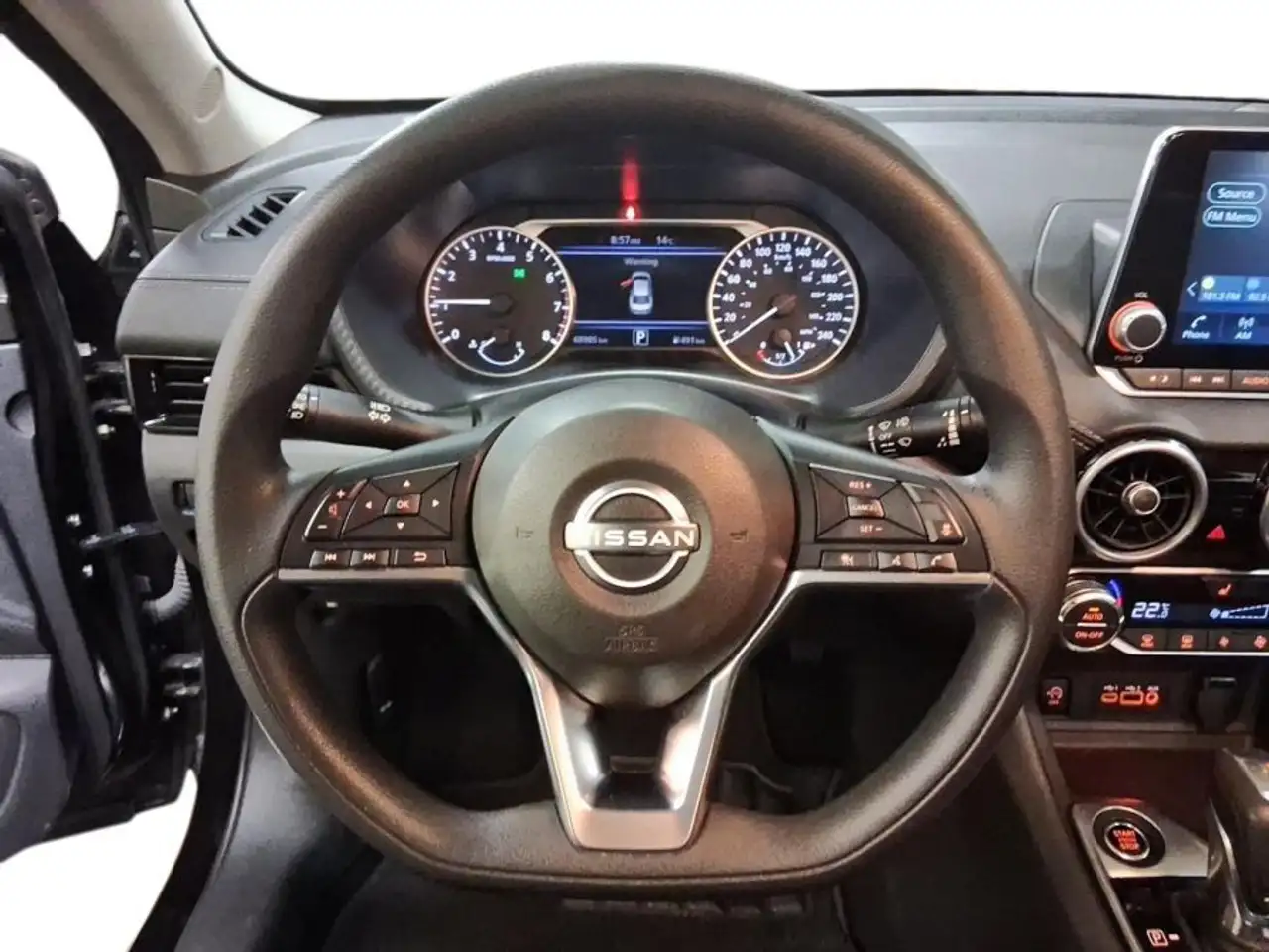 Nissan Sentra снимка Nissan Sentra