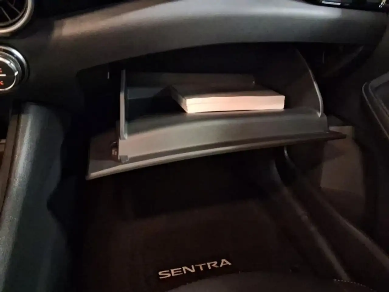 Nissan Sentra снимка Nissan Sentra