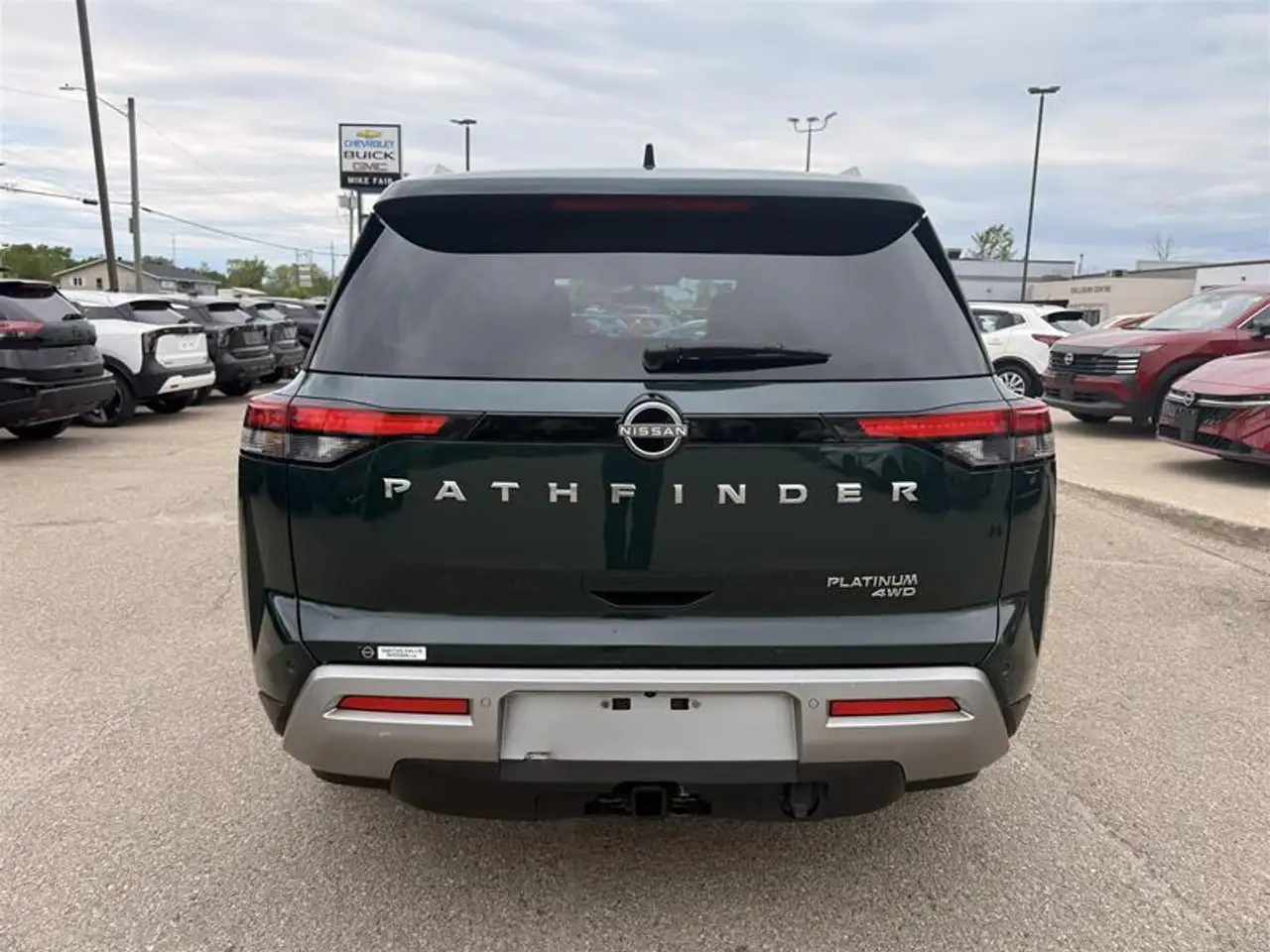 Nissan Pathfinder photo Nissan Pathfinder