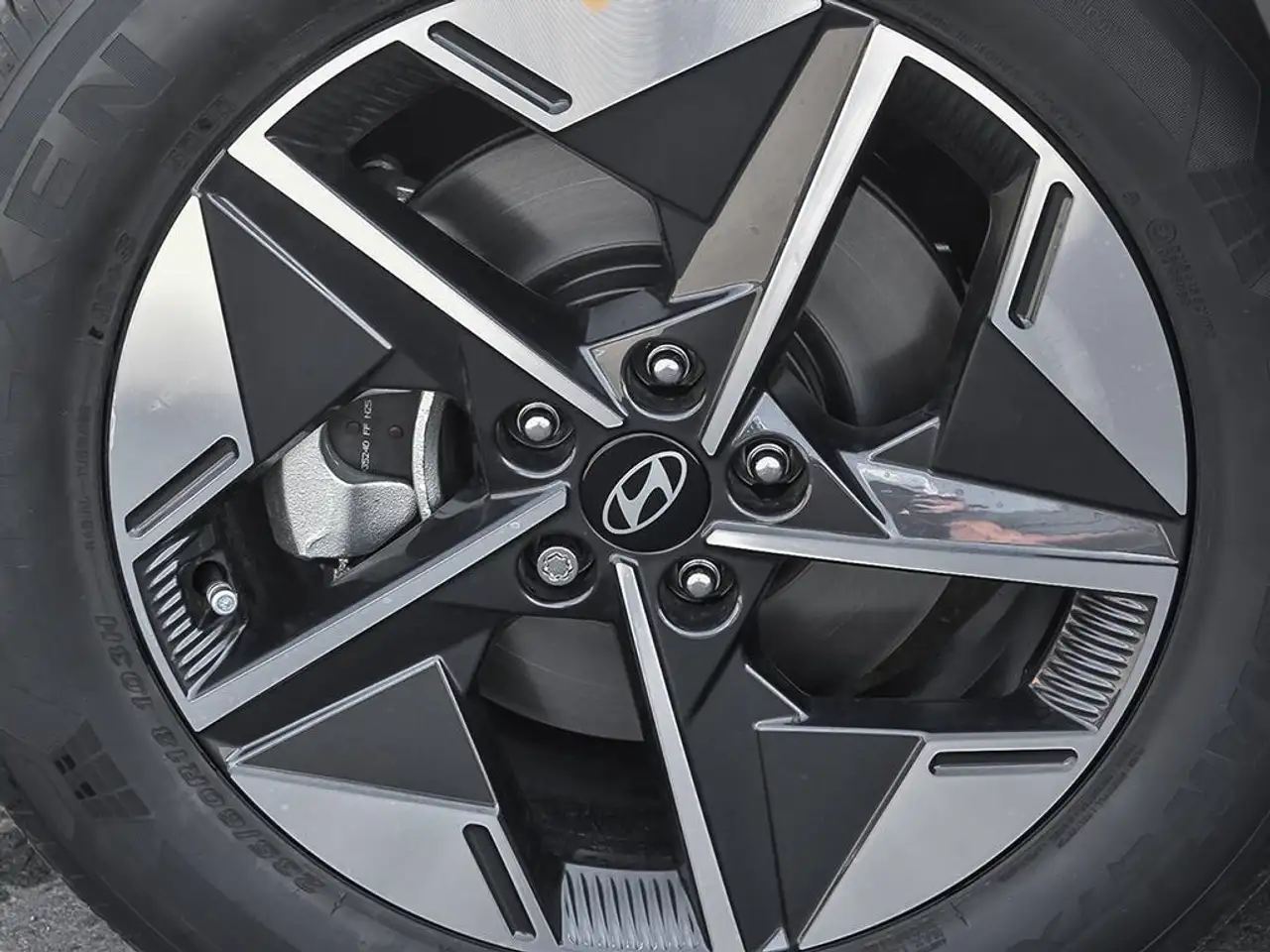 Hyundai TUCSON photo Hyundai TUCSON
