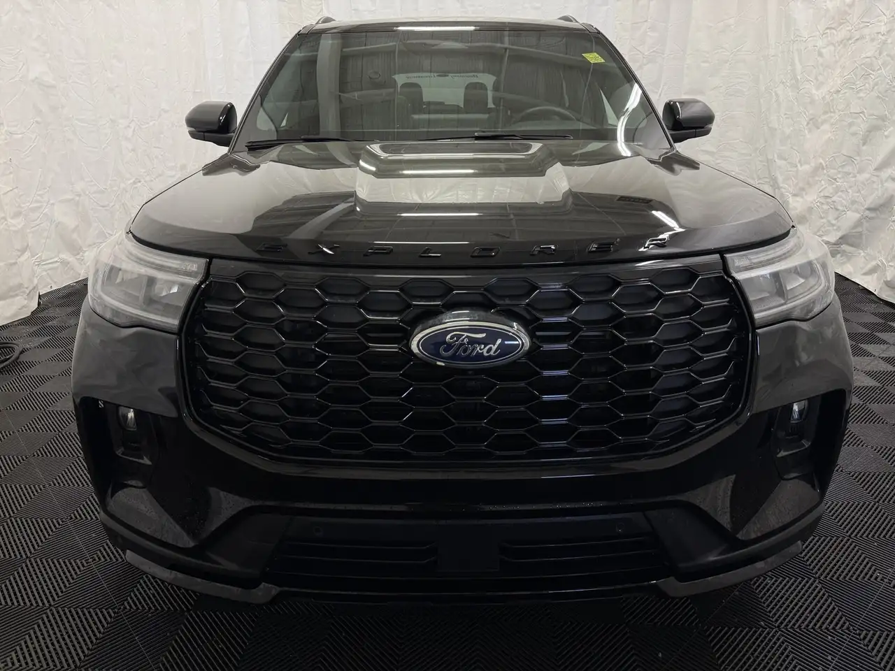 Ford Explorer снимка Ford Explorer