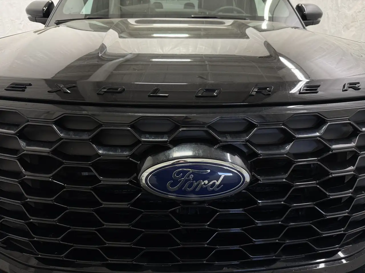 Ford Explorer снимка Ford Explorer