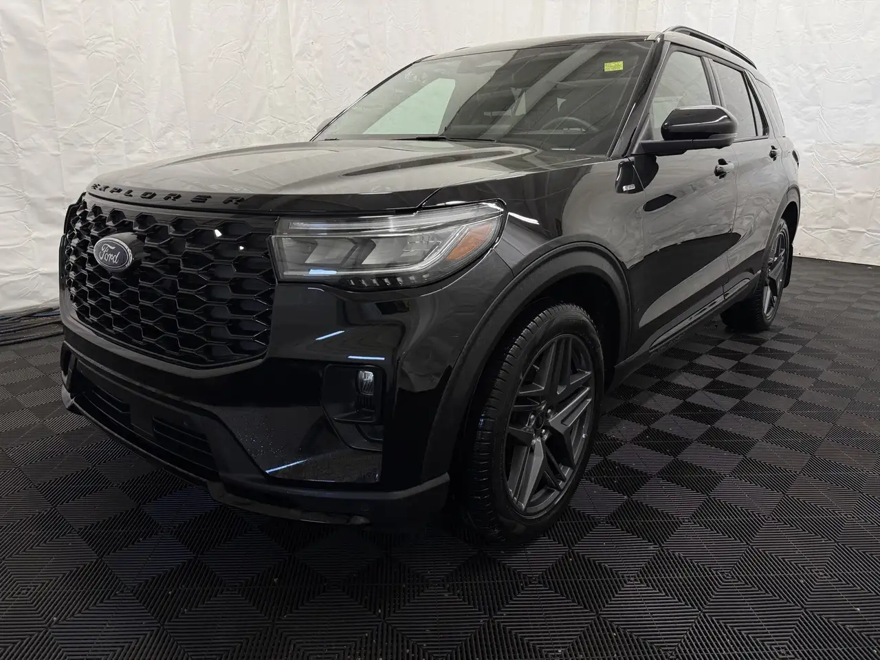 Ford Explorer снимка Ford Explorer
