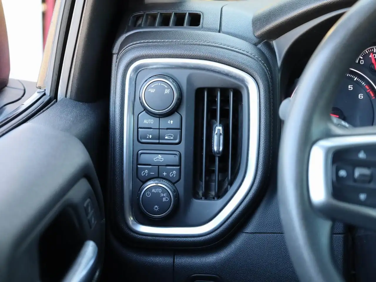 Chevrolet Silverado 1500 снимка Chevrolet Silverado 1500
