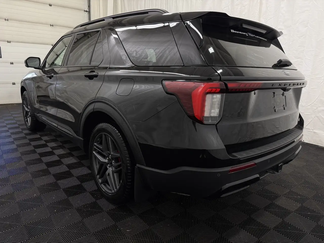 Ford Explorer снимка Ford Explorer