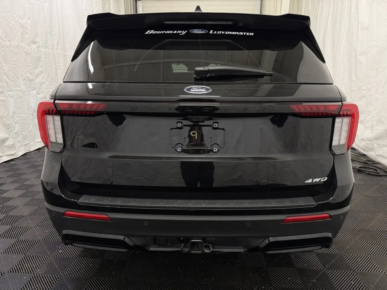 Ford Explorer снимка Ford Explorer