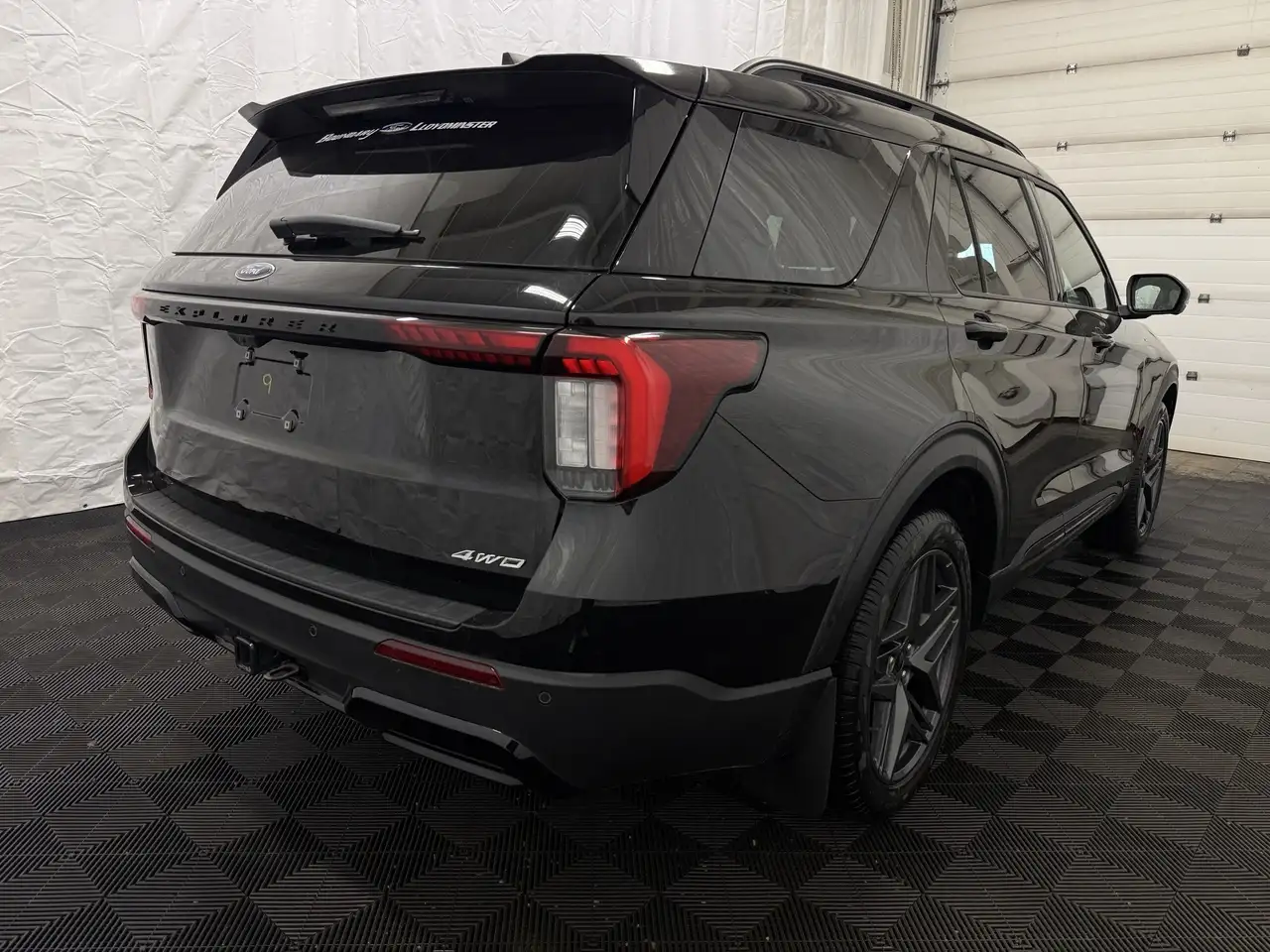 Ford Explorer снимка Ford Explorer