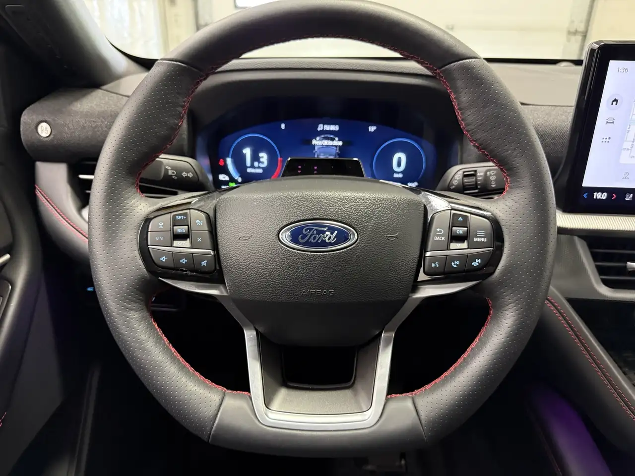 Ford Explorer снимка Ford Explorer