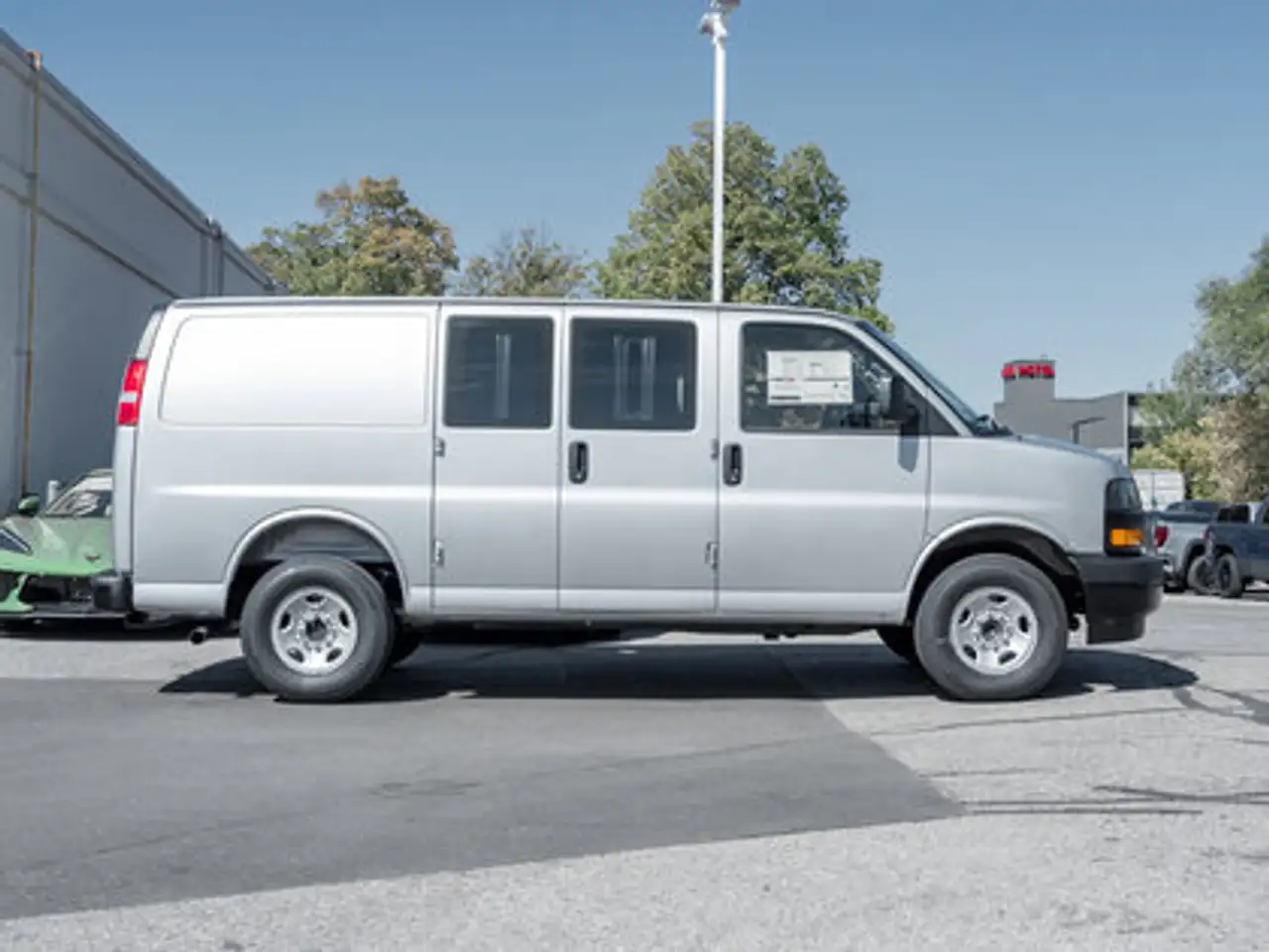 Chevrolet Express 2500 снимка Chevrolet Express 2500