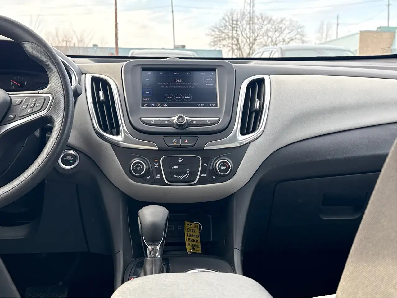 Chevrolet Equinox снимка Chevrolet Equinox
