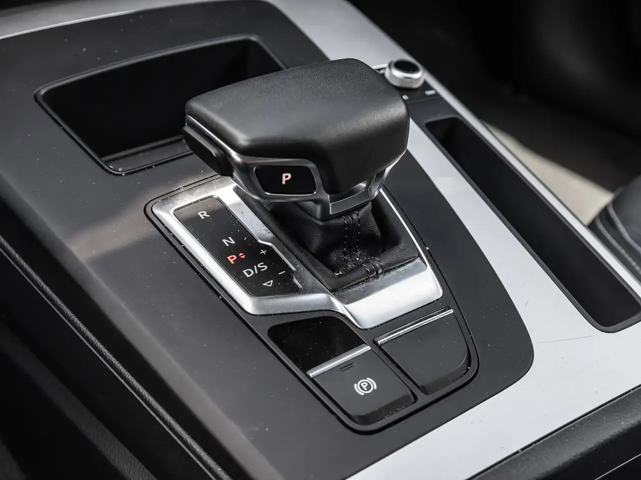 Audi Q5 снимка Audi Q5