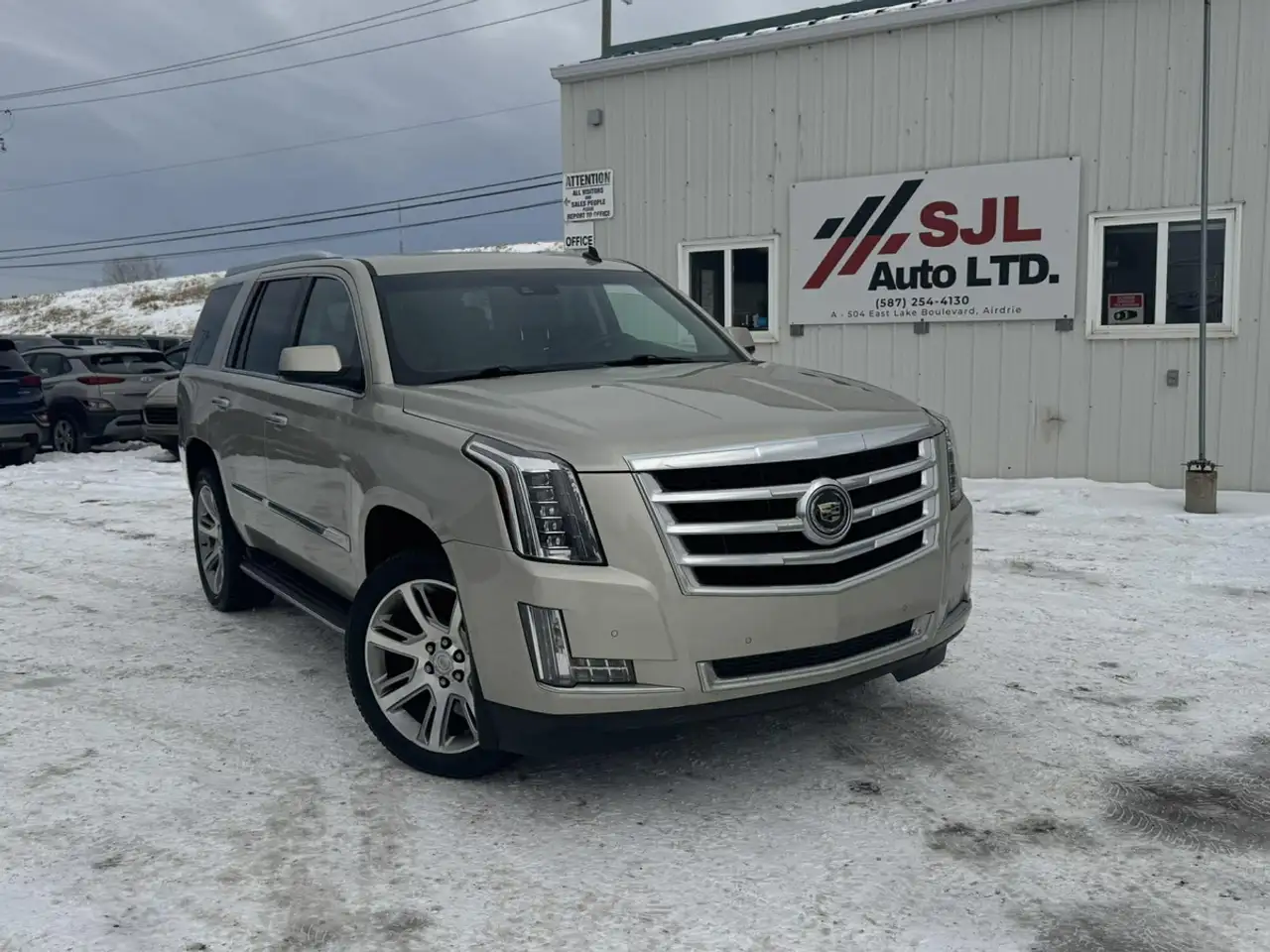 Cadillac Escalade снимка Cadillac Escalade
