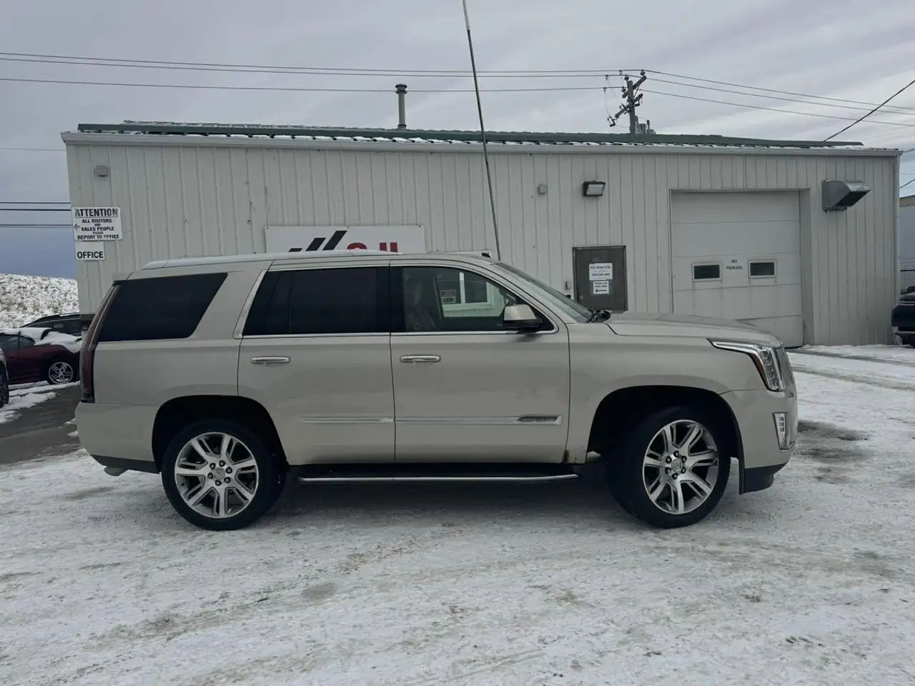 Cadillac Escalade снимка Cadillac Escalade