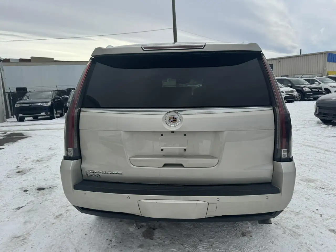 Cadillac Escalade снимка Cadillac Escalade