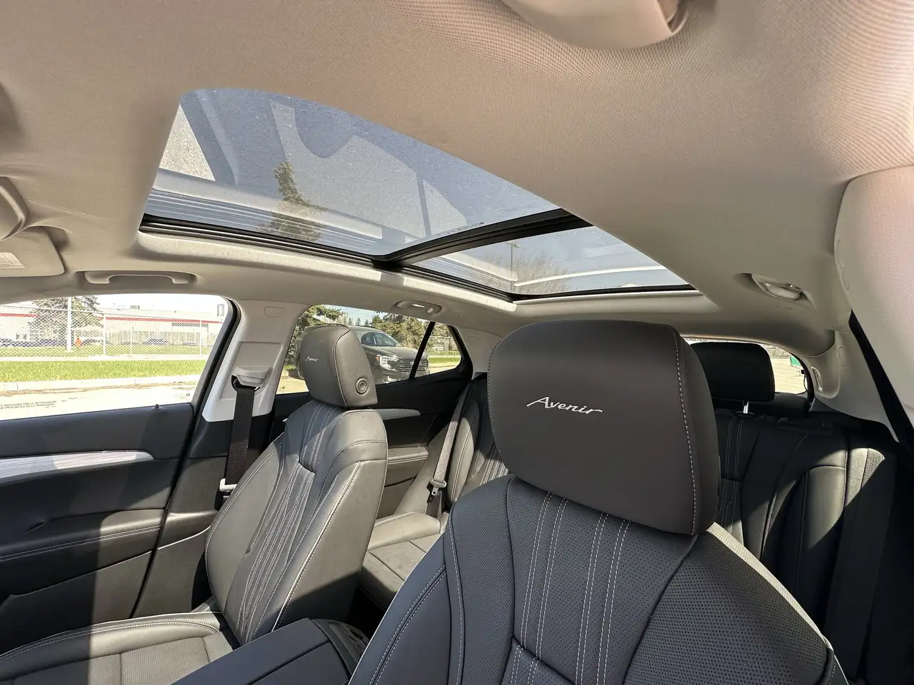 Buick Envision photo Buick Envision