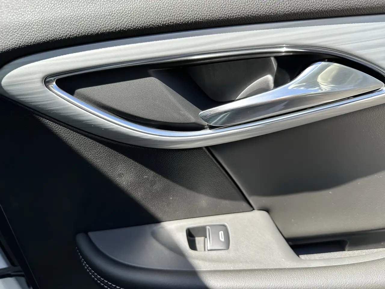 Buick Envision photo Buick Envision