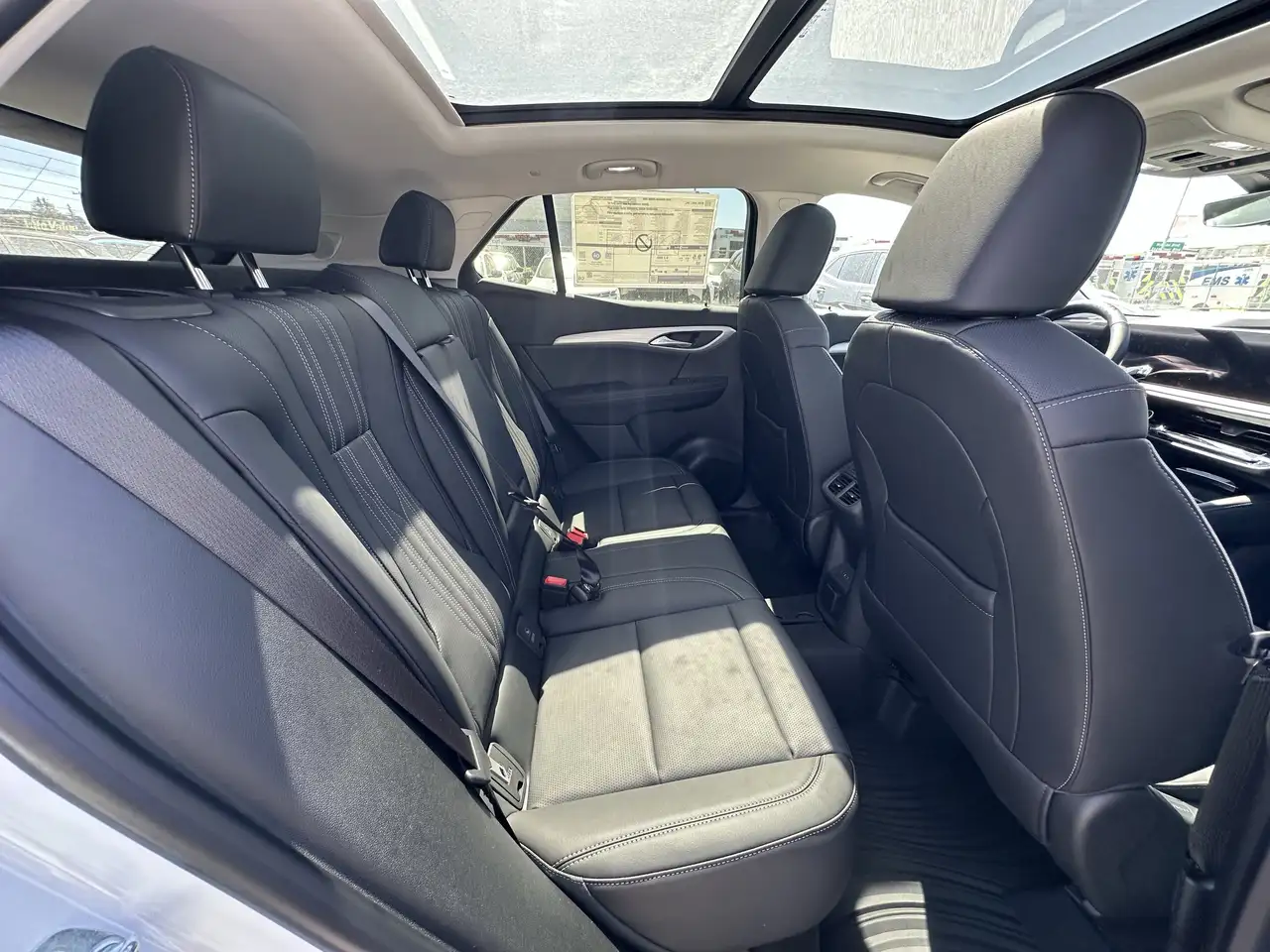 Buick Envision photo Buick Envision