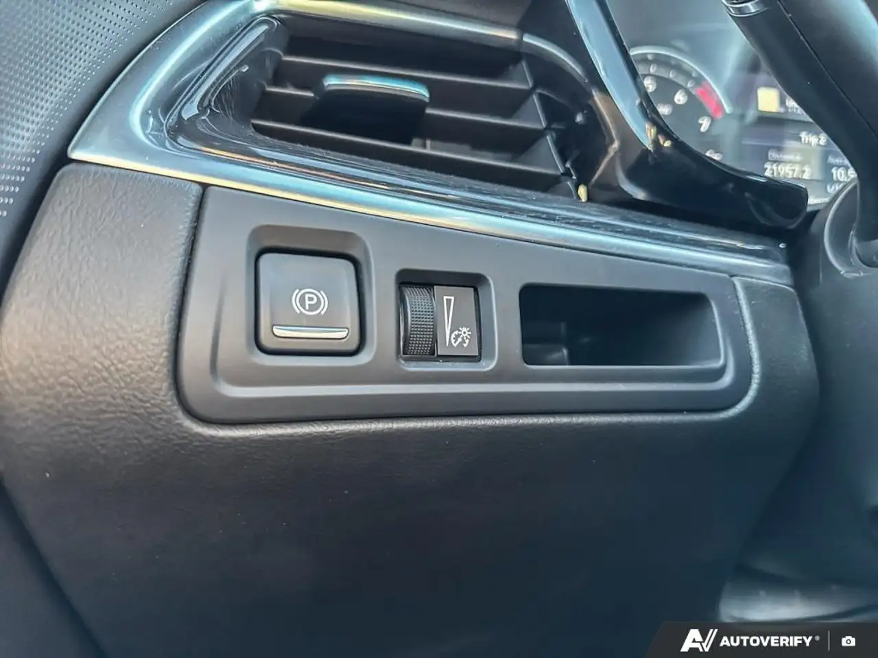 Cadillac XT5 photo Cadillac XT5