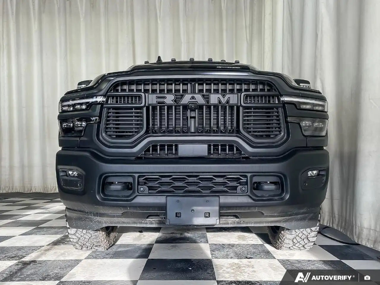 RAM 2500 снимка RAM 2500
