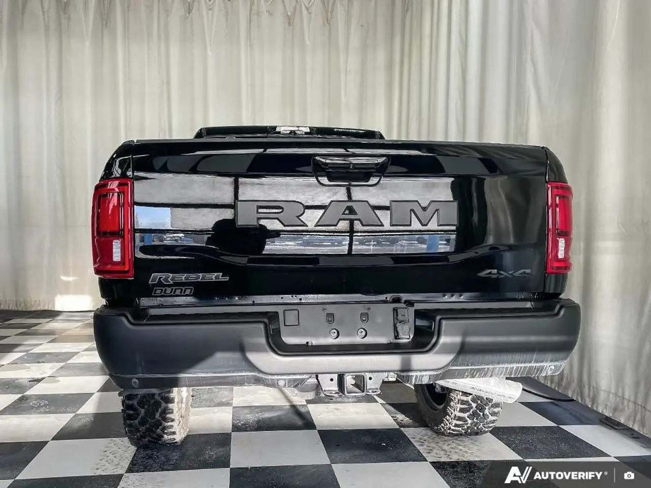 RAM 2500 снимка RAM 2500