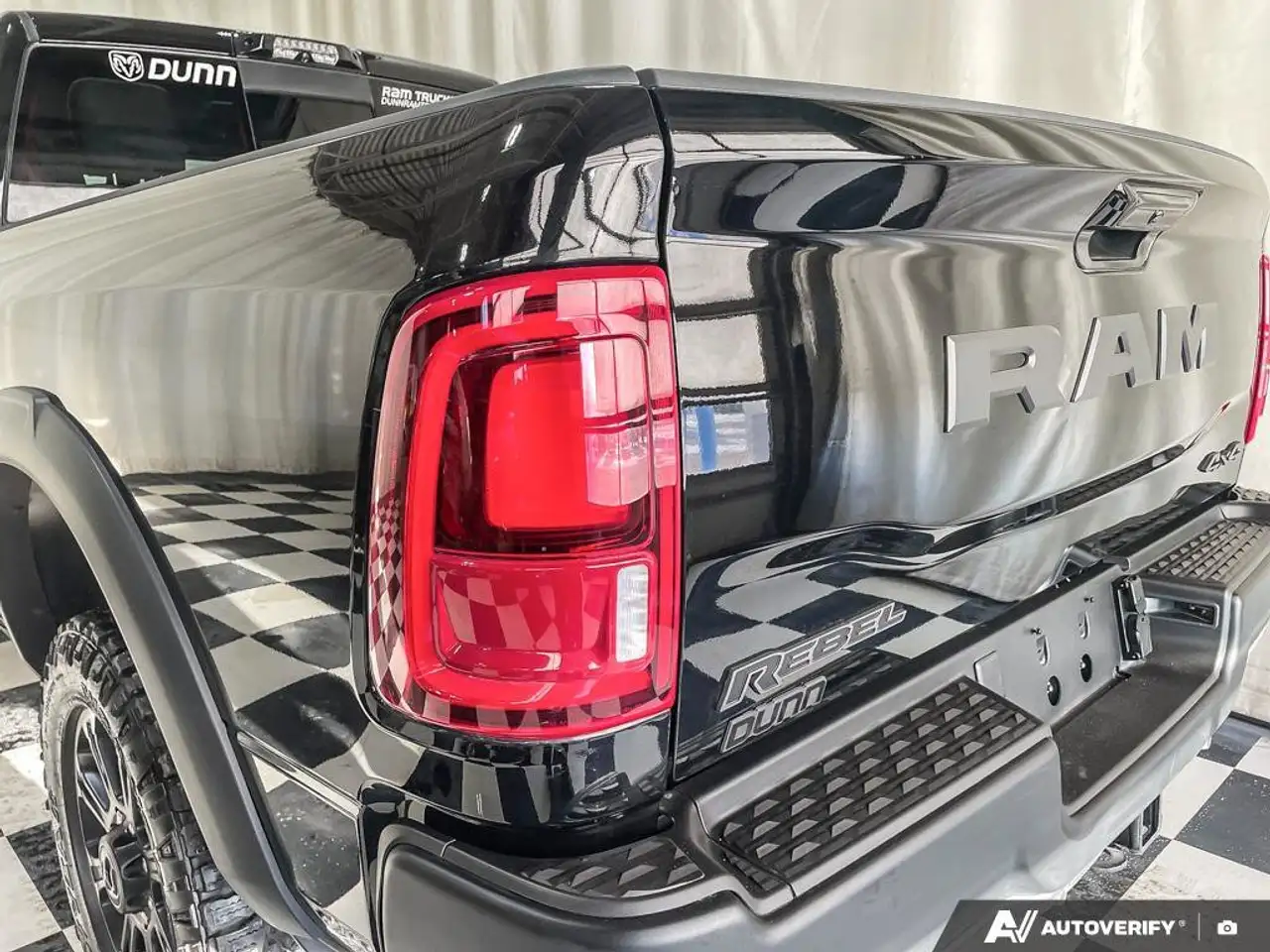 RAM 2500 снимка RAM 2500