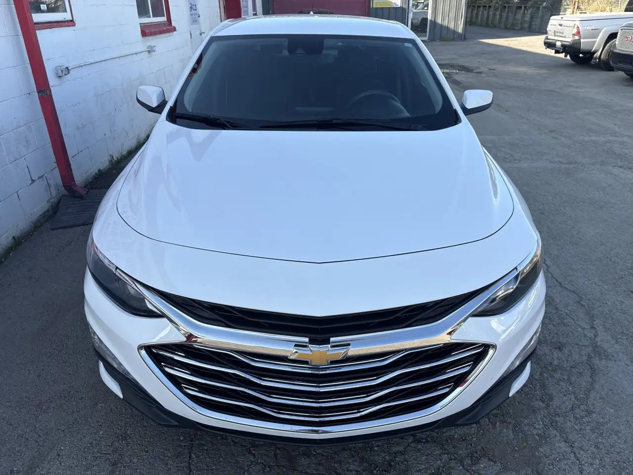 Chevrolet Malibu снимка Chevrolet Malibu