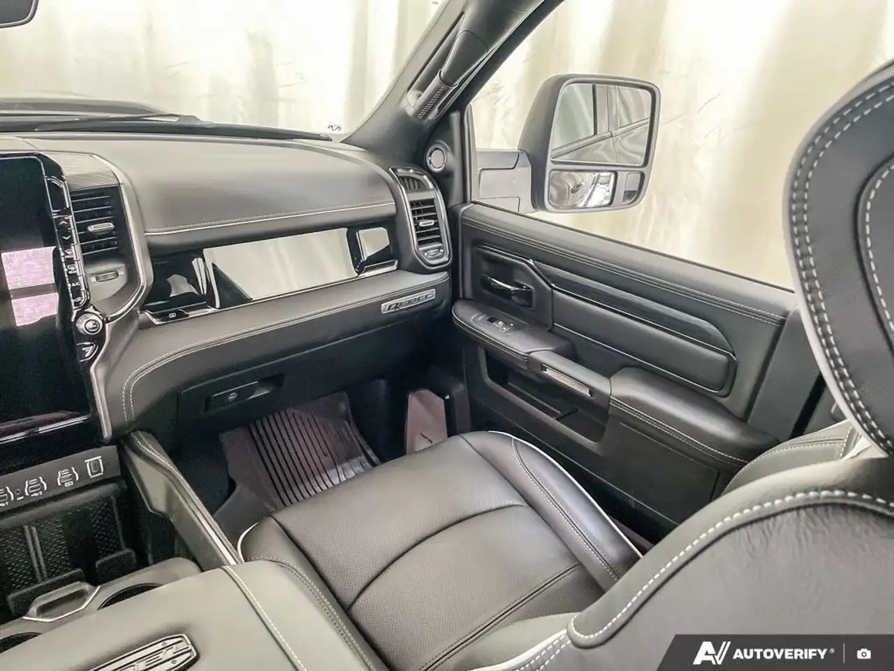 RAM 2500 снимка RAM 2500