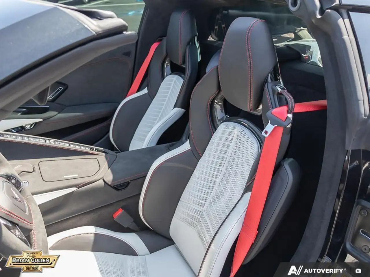 Chevrolet Corvette снимка Chevrolet Corvette