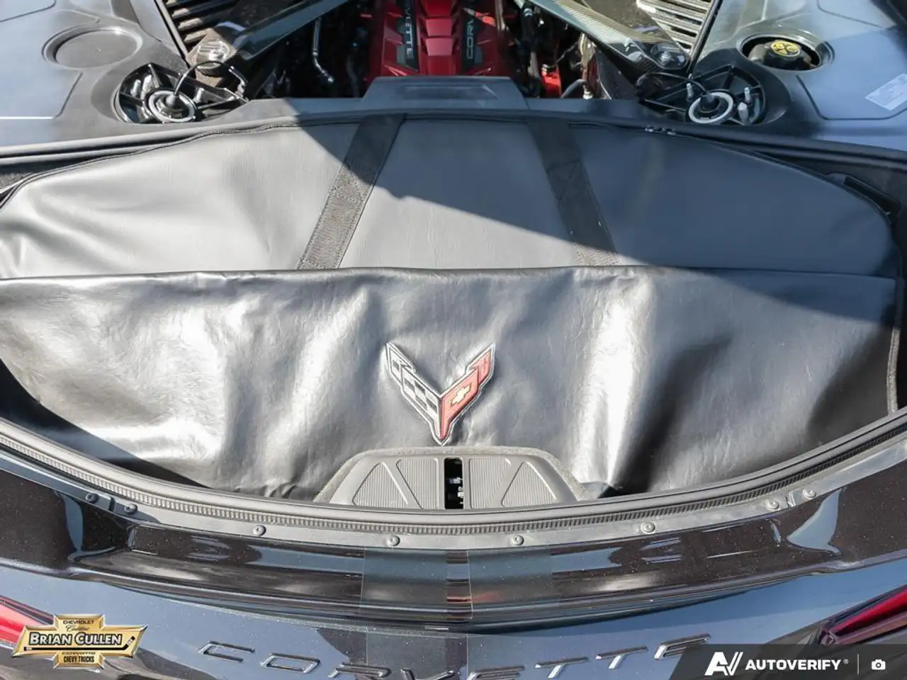 Chevrolet Corvette снимка Chevrolet Corvette
